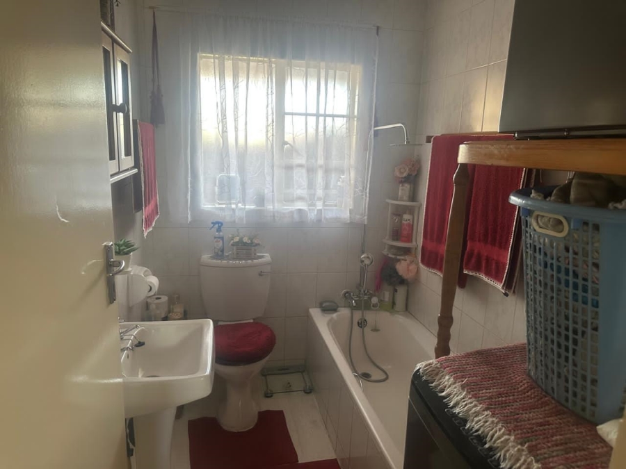 3 Bedroom Property for Sale in Safari Gardens North West